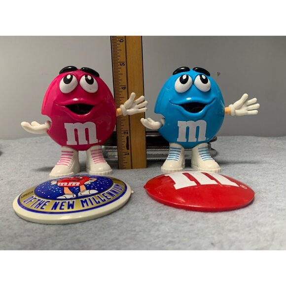 M&Ms Candy Dispensers Pink & Blue Movable Hands Vintage 1990s 2 Belt Clips - Picture 9 of 10